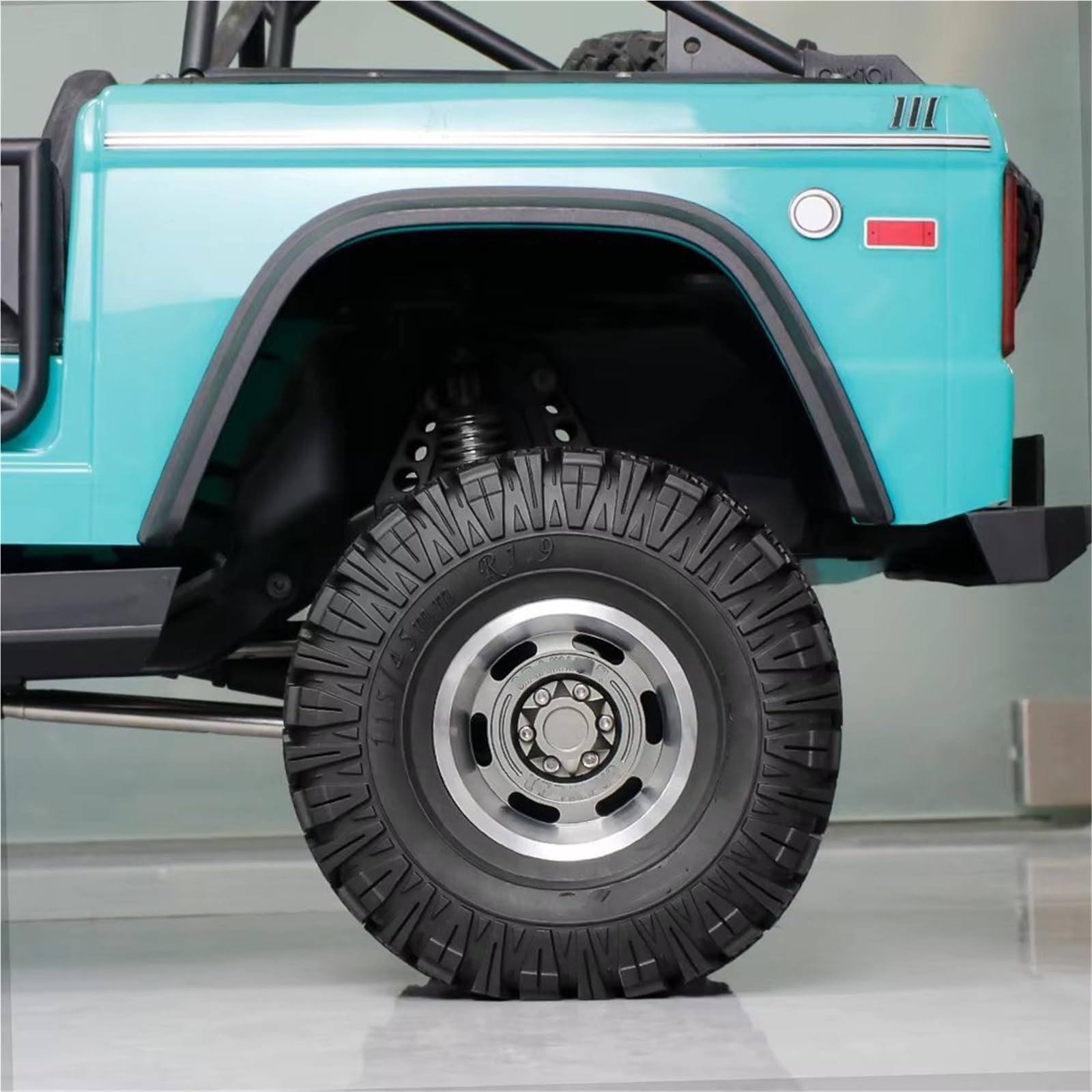 RC Car Pneumatico Ruota Compatibile con Traxxas per TRX4 D90 D110 per Axial per SCX10 1/10 RC Crawler Car 120mm 1.9 "Metallo Beadlock Wheel Rim Set di Pneumatici in Gomma(Silver)