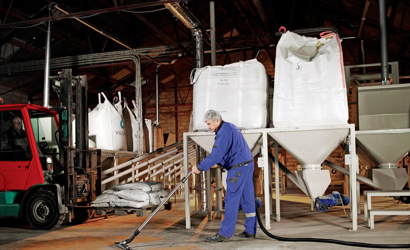 Nilfisk Sicherheitssauger ATTIX 40-OM PC TYPE 22 (für explosionsgefährliche Stäube, für ATEX Zone 22, inkl. Saugschlauch 4 m + Handrohr, Luftmenge 3200 l/min, 1400 W)