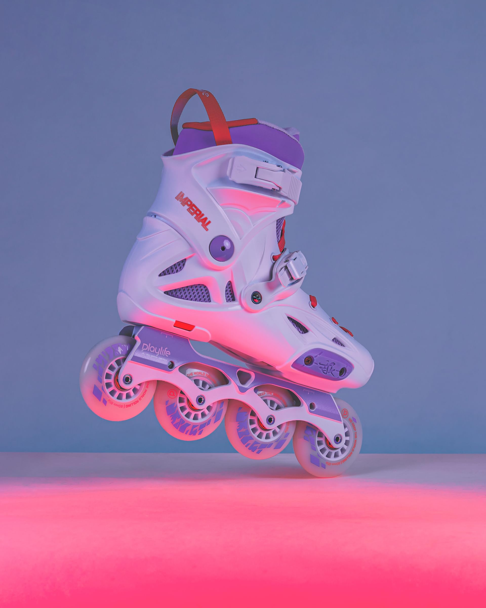 Playlife Imperial 80 Violet Inline Skate – Urban Hardboot Skates für Damen & Herren mit Aluminium-Schiene Gr. 37-46, 4x80mm 85A Rollen & ABEC 9 Kugellager in weiß/violett
