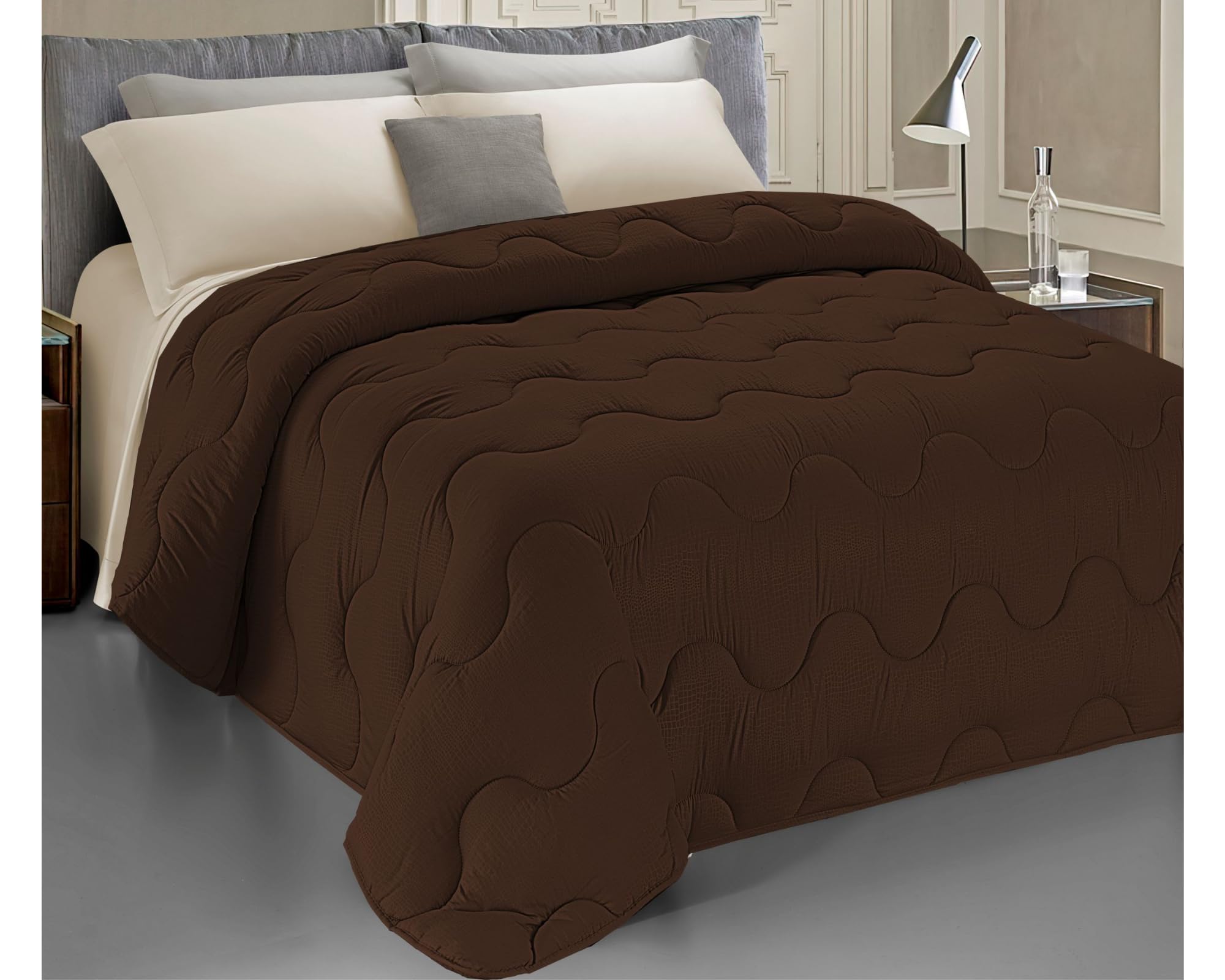 Tata Home Trapunta Invernale Matrimoniale Imbottita in Morbida Microfibra Piumone Letto Trapuntato Caldo e Soffice Autunno Inverno Traspirante Anallergico Made in Italy Mod. Samira Colore Marrone