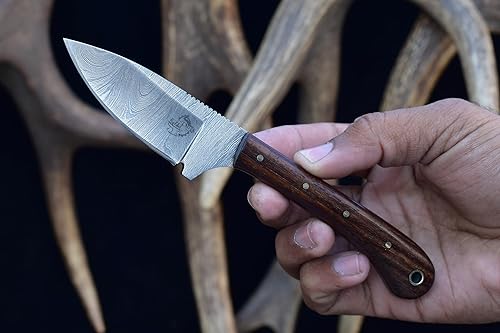 Miniatura 2 de Knives Ranch Cuchillo de caza EDC hecho a mano  Elegante y práctico  Espiga completa  Acero de Damasco  Funda de vaquero de transporte horizontal