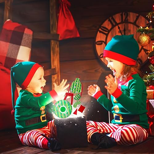 Miniatura 40 de Kacctyen 12 piezas de accesorios de Navidad incluyen muñeca de Navidad, saco de dormir, suéter, delantal, sombrero de chef, bufanda, orejeras