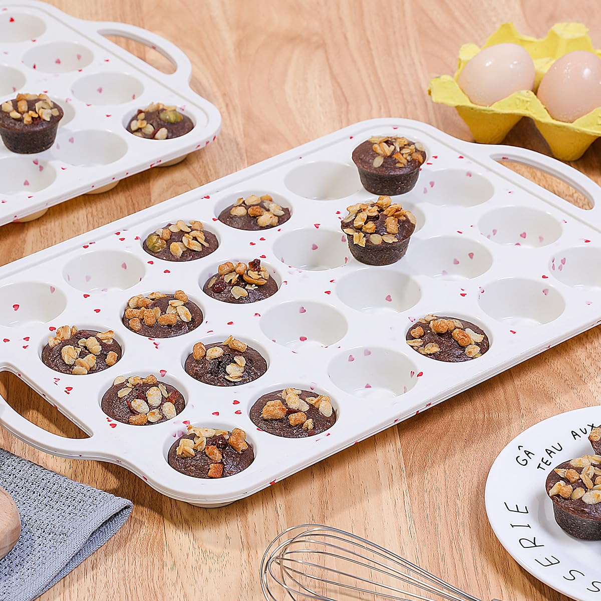 CAKETIME Mini-Muffinform, Metallverstärkter Rahmen, Mini-Cupcake-Formen, 24 Förmchen, antihaftbeschichtet, Muffin-Silikonformen mit Griff, zum Backen von Muffins, Cupcakes, Eierbissen, 2 Stück