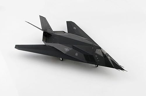 Miniatura 2 de Hobby Master Lockheed F-117A Nighthawk 85-831 con ilustraciones de Skunkworks en la parte inferior 1/72 fundido a presión modelo avión avión HM