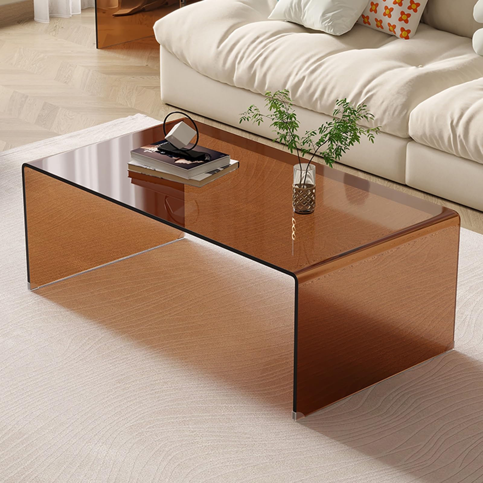 Table basse en verre : la solution idéale pour petits salons sombres
