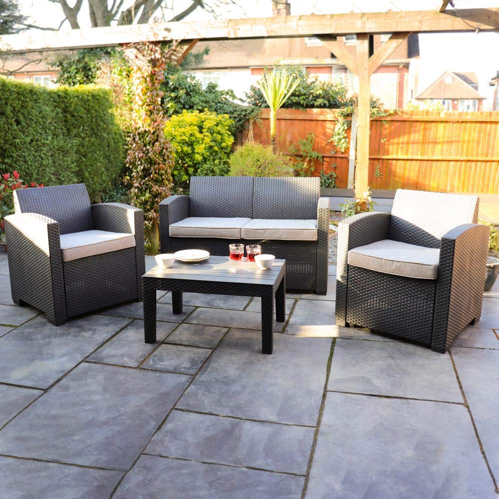 Chaises et table effet rotin Wido : ensemble repas de 4 places pour jardin