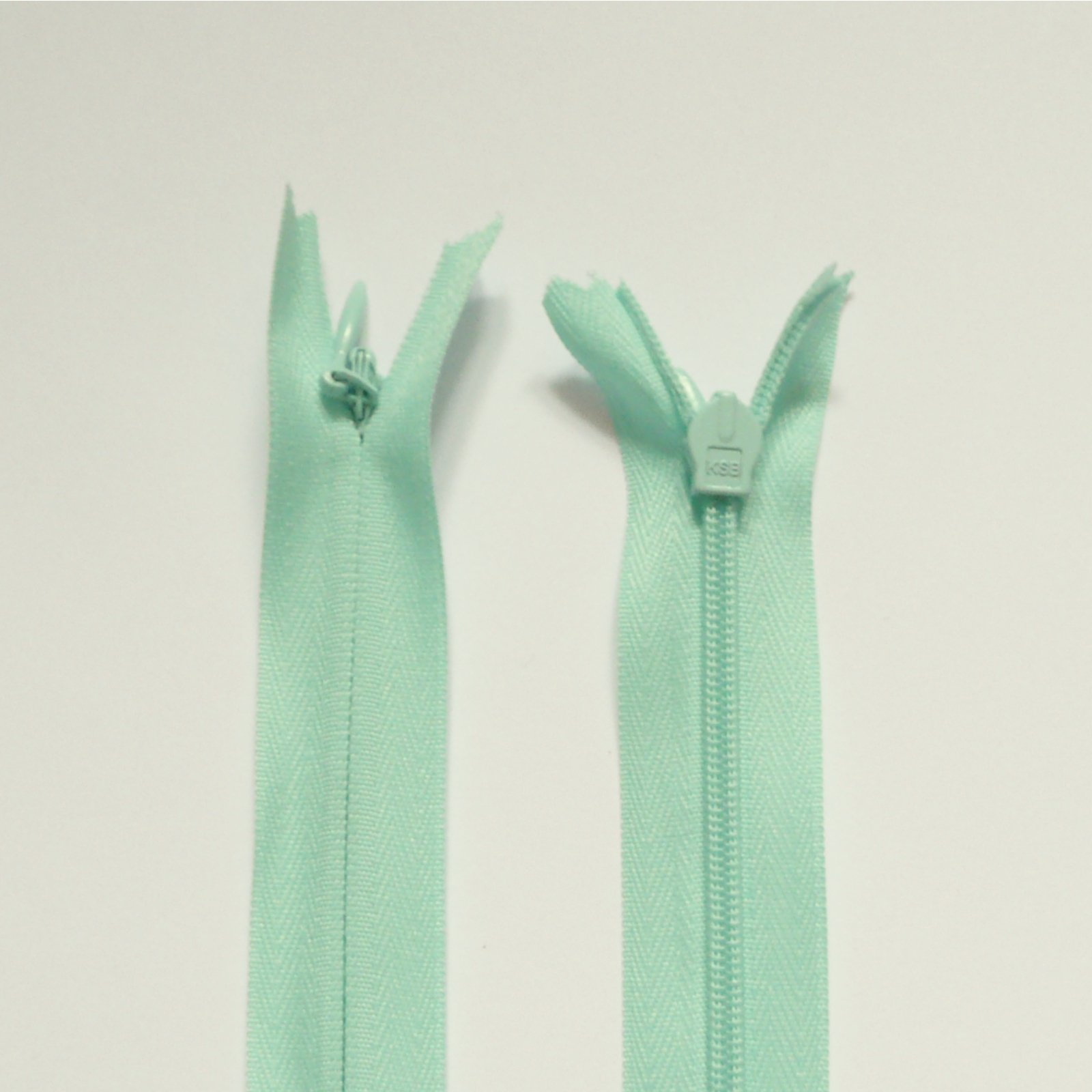 On Trend Fabrics 22" / 56cms Mint green Concealed Invisible Zip (Alternative to YKK)