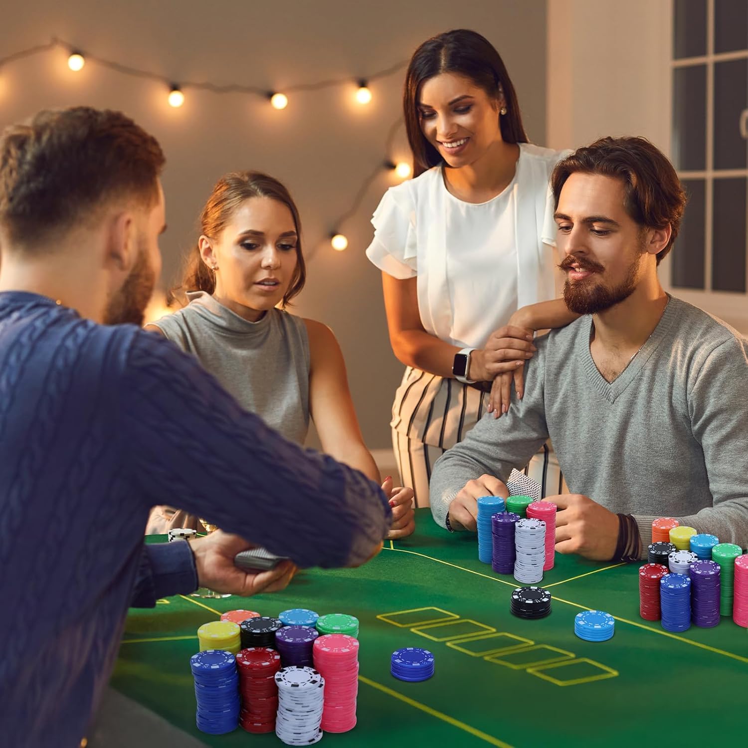 Coopay 500 Pcs Plastic Poker Chips for Texas Hold'em, Blackjack, Poker Chips Set with Dice Striped Edges for Card Board Game, Card Club Late Game Night Home Themed Events Party Supplies