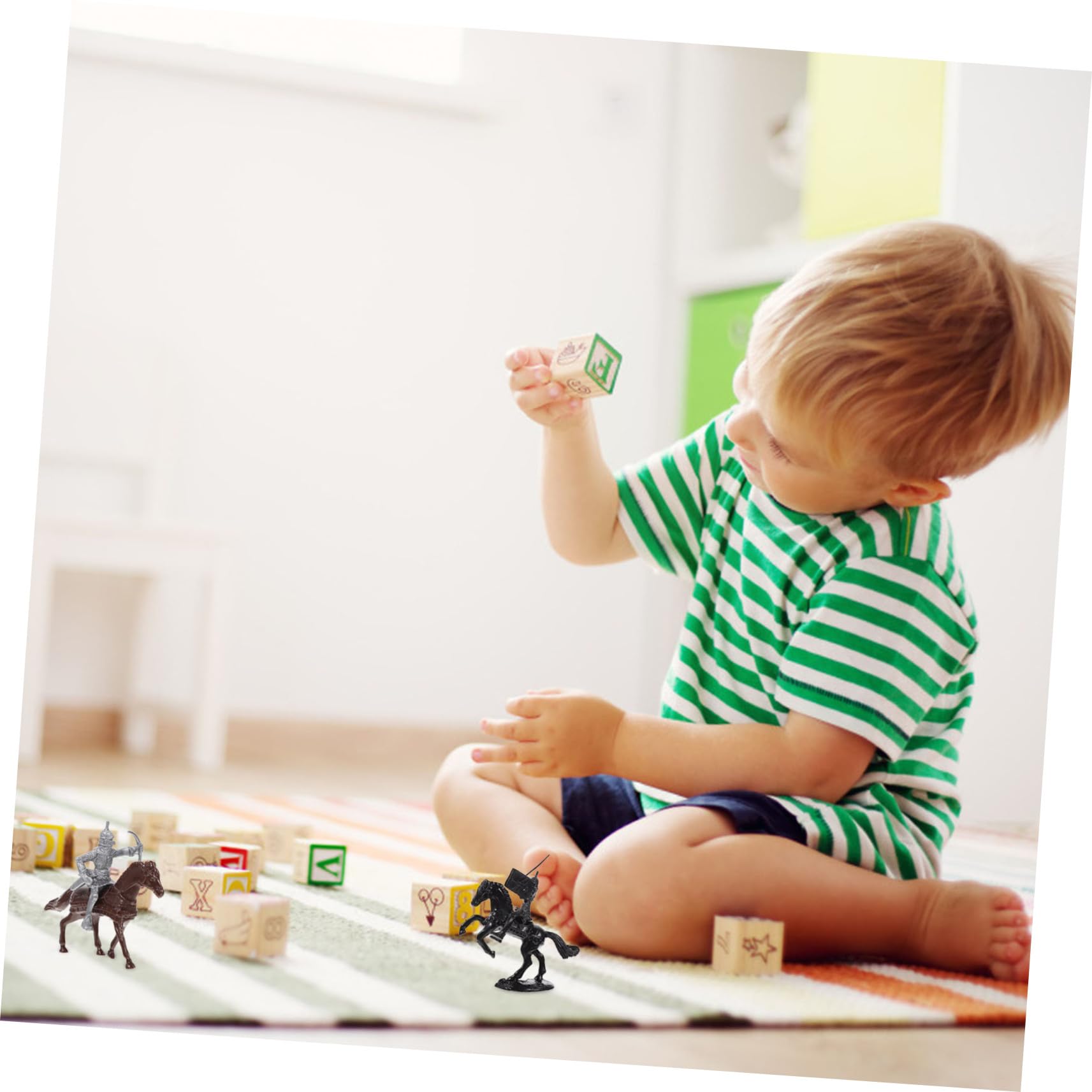 WOONEKY Set da Gioco Soldati Plastica Cavalieri e Cavalli, Decorazione Tavolo di Sabbia per Ragazzo Ragazza, Accessori Militari Modellismo Storici, 44 Pezzi per Gioco Educativo