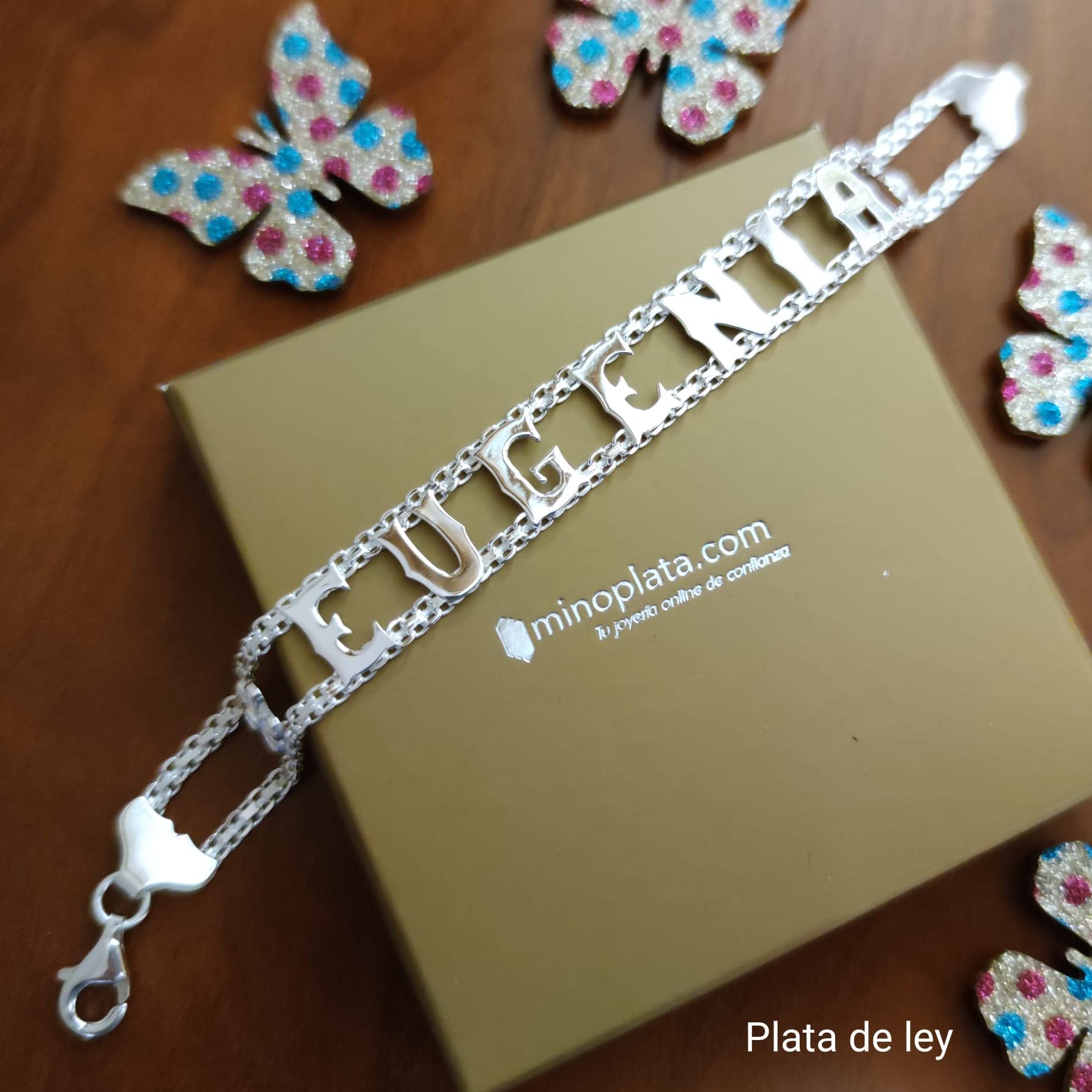 Braccialetto da donna con nome in argento Sterling, un gioiello prezioso che possiamo personalizzare con il nome o la parola che vogliate