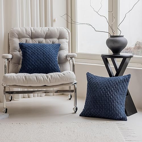 Miniatura 9 de Kevin Textile - Juego de 2 fundas decorativas para cojines, de pana aterciopelada y felpa a rayas, lavables a máquina (20 x 20 in, azul marino)