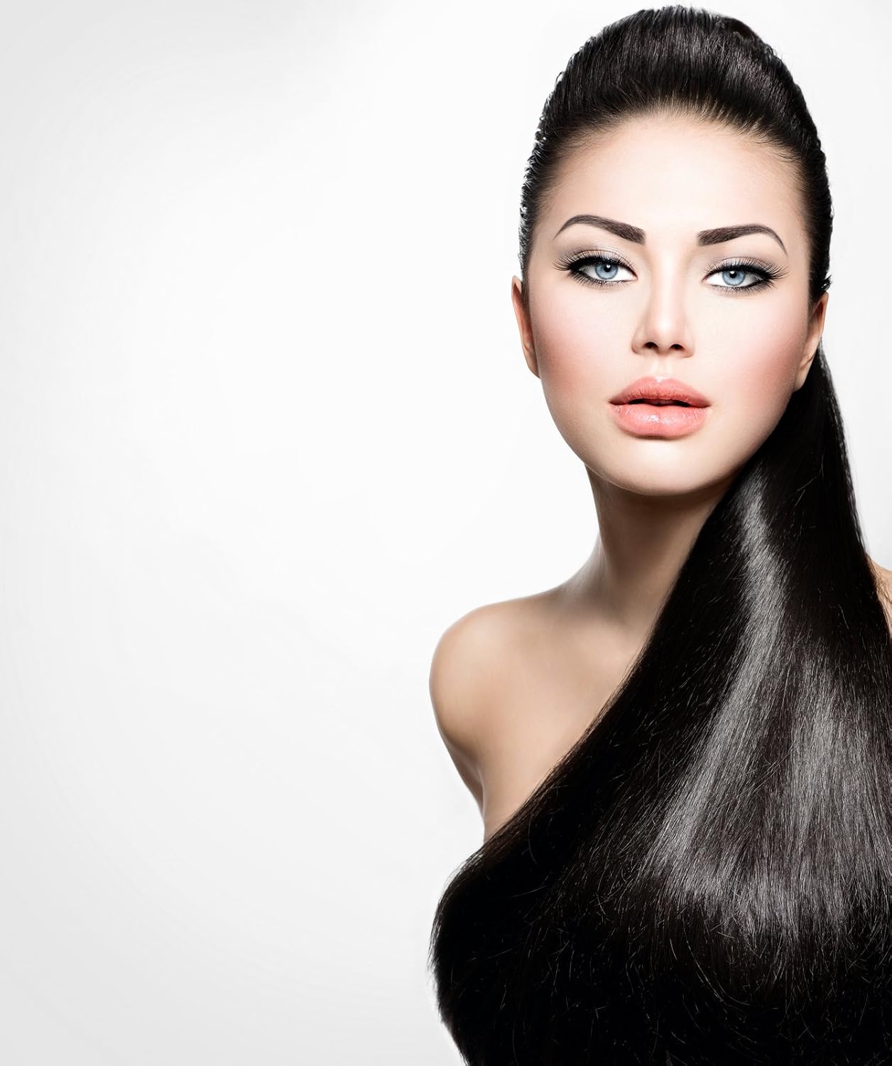 Gentle Latex Free Eyelash Extension Glue- Signature LITE Latex-Free Glue, by Revelation. 10g. with Less Fumes Than The Stronger Bonding Signature Latex-Free Eyelash Extension Glue.