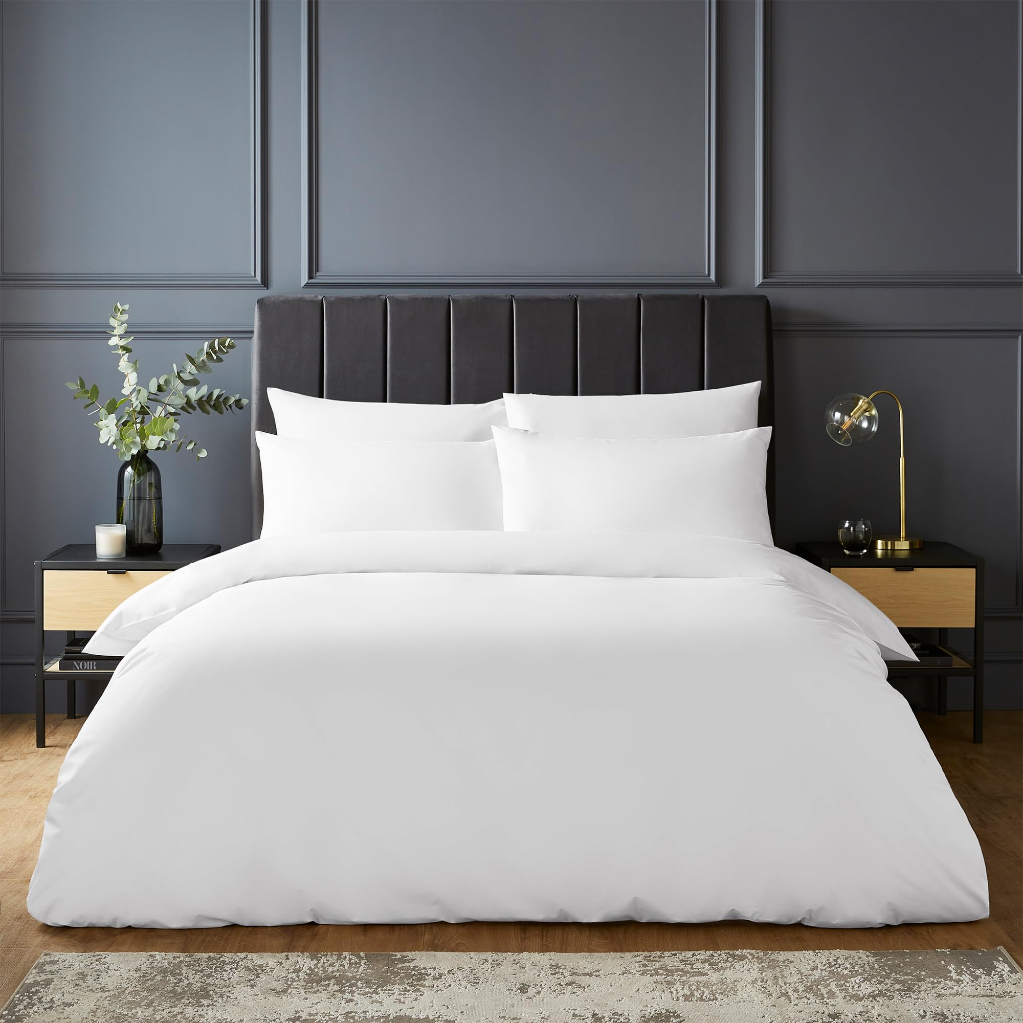 Silentnight White Pure Cotton Duvet Set - Luxurious Cool Soft Touch 200 Thread Count - Button Fastening - Breathable 100% Cotton Quilt Cover + Pillowcase Bed Set - Machine Washable, Single