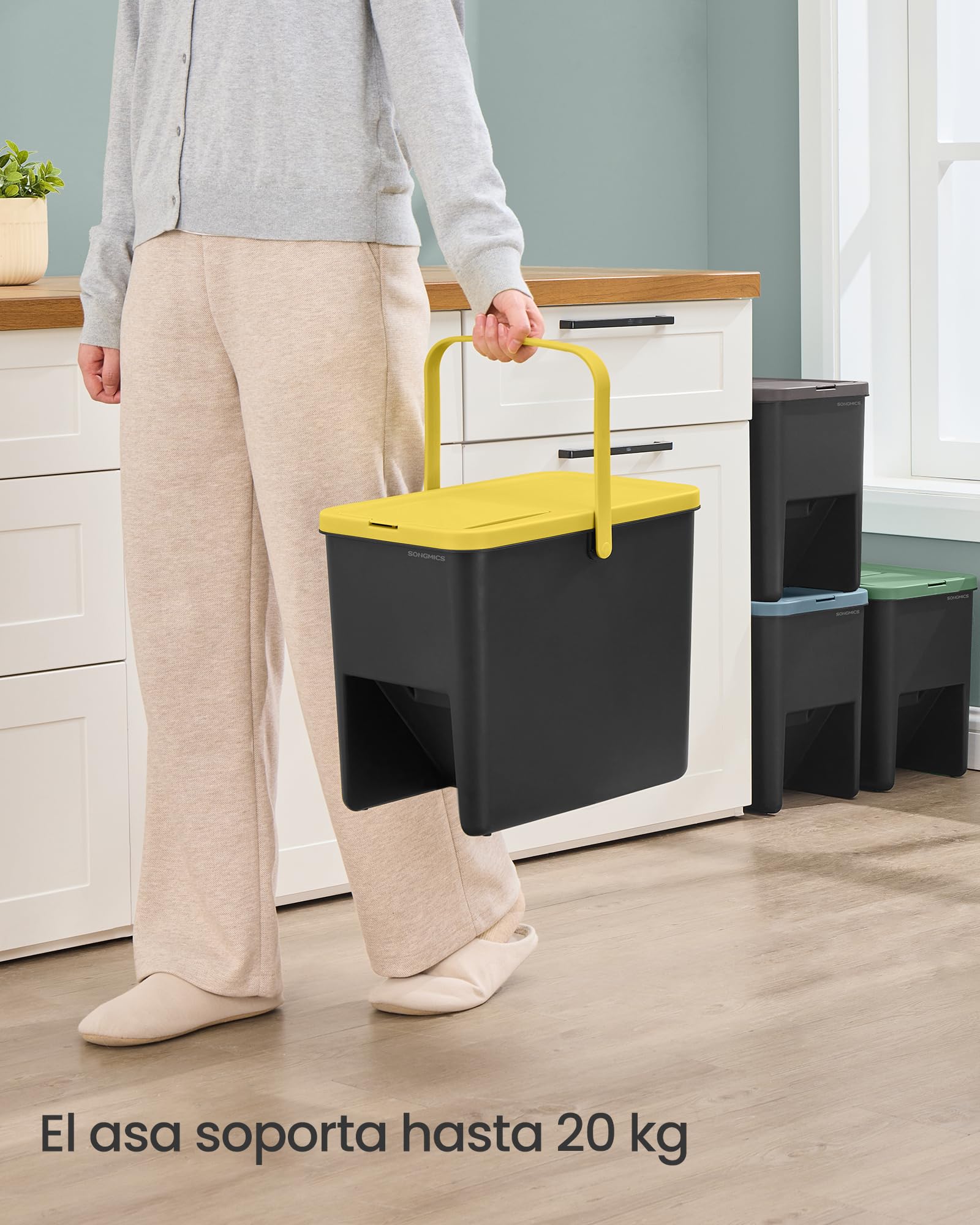SONGMICS Cubo de Basura, Juego de 4 Cubos Apilables, Papeleras, 20 L Cada, Sistema de Separación Residuos, Tapas Apertura a Presión, Pegatinas, Almacenaje, Amarillo, Azul, Marrón y Verde LTB760BZ01