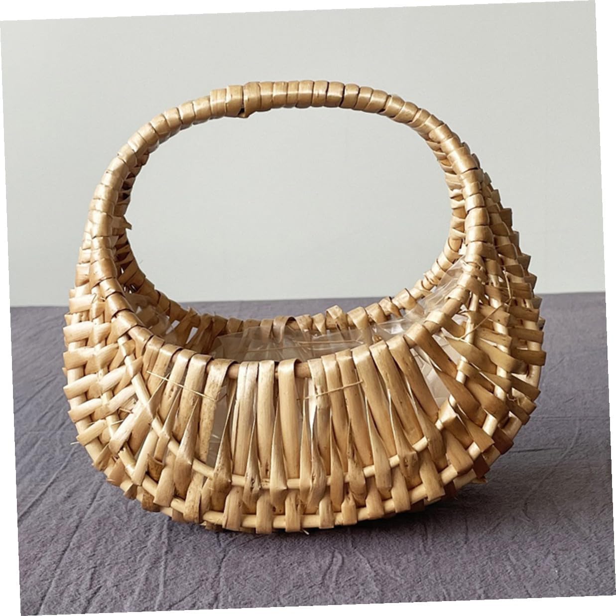 Hand-woven Rattan Flower Girl Basket Portable Woven Design Flower Holder Small Rustic Basket for Wedding Ceremony and DIY Floral Arrangement