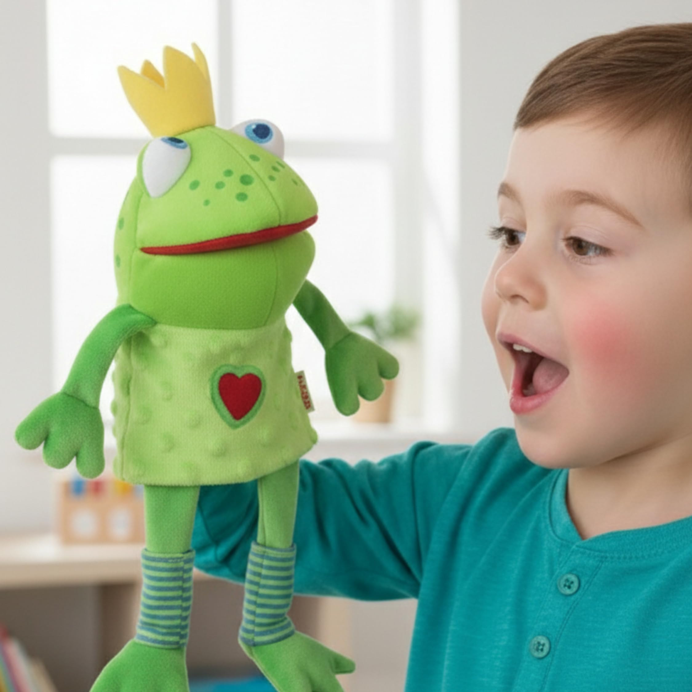 HABA Handpuppe Froschkönig, 26 cm Stoffpuppe mit beweglichem Maul & Knisterfolie, Spielzeug für Rollenspiele & Puppentheater, waschbar, ab 18 Monaten - 1301263001