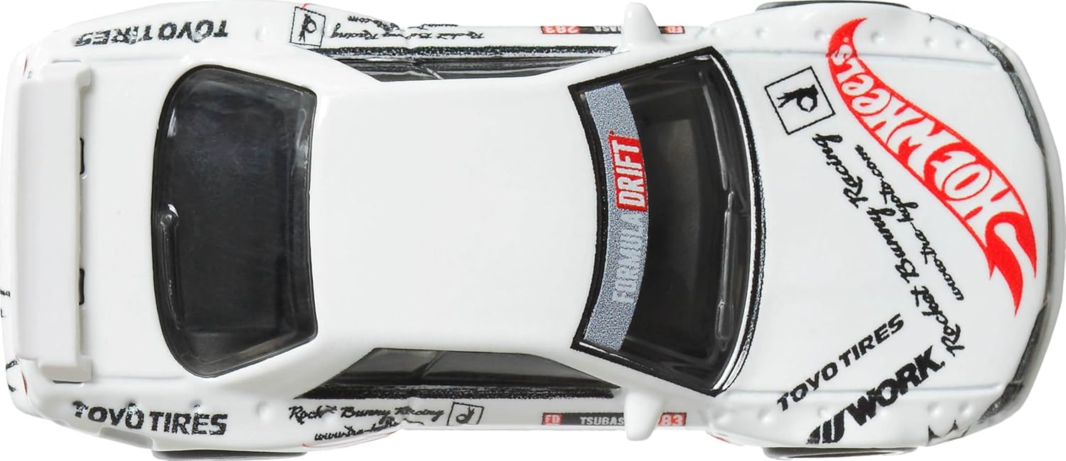 Hot Wheels Premium Car Culture Collectible Toy Car, 1:64 Scale Die-Cast Nissan Skyline GT-R (R32) Pandem, Modern Classics Vehicle with Real Riders Tires