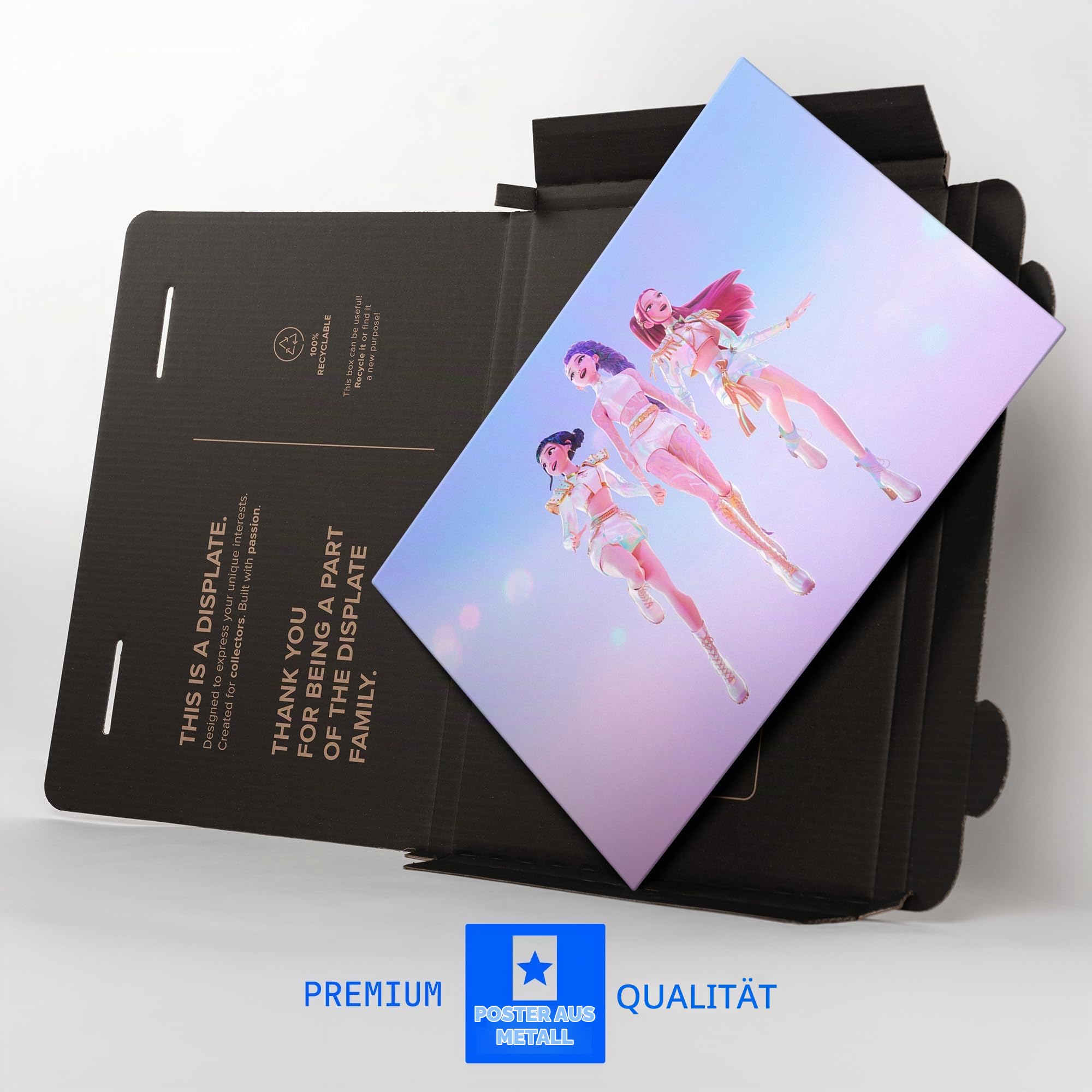 Displate Metallposter KPop Demon Hunters Wandbild - Icons of the Screen - HUNTR/X Portrait - Girls Huntrix Kpop Geschenk - Premium Wanddekoration Wand Deko Wohnzimmer Film Poster - 32 x 45 cm