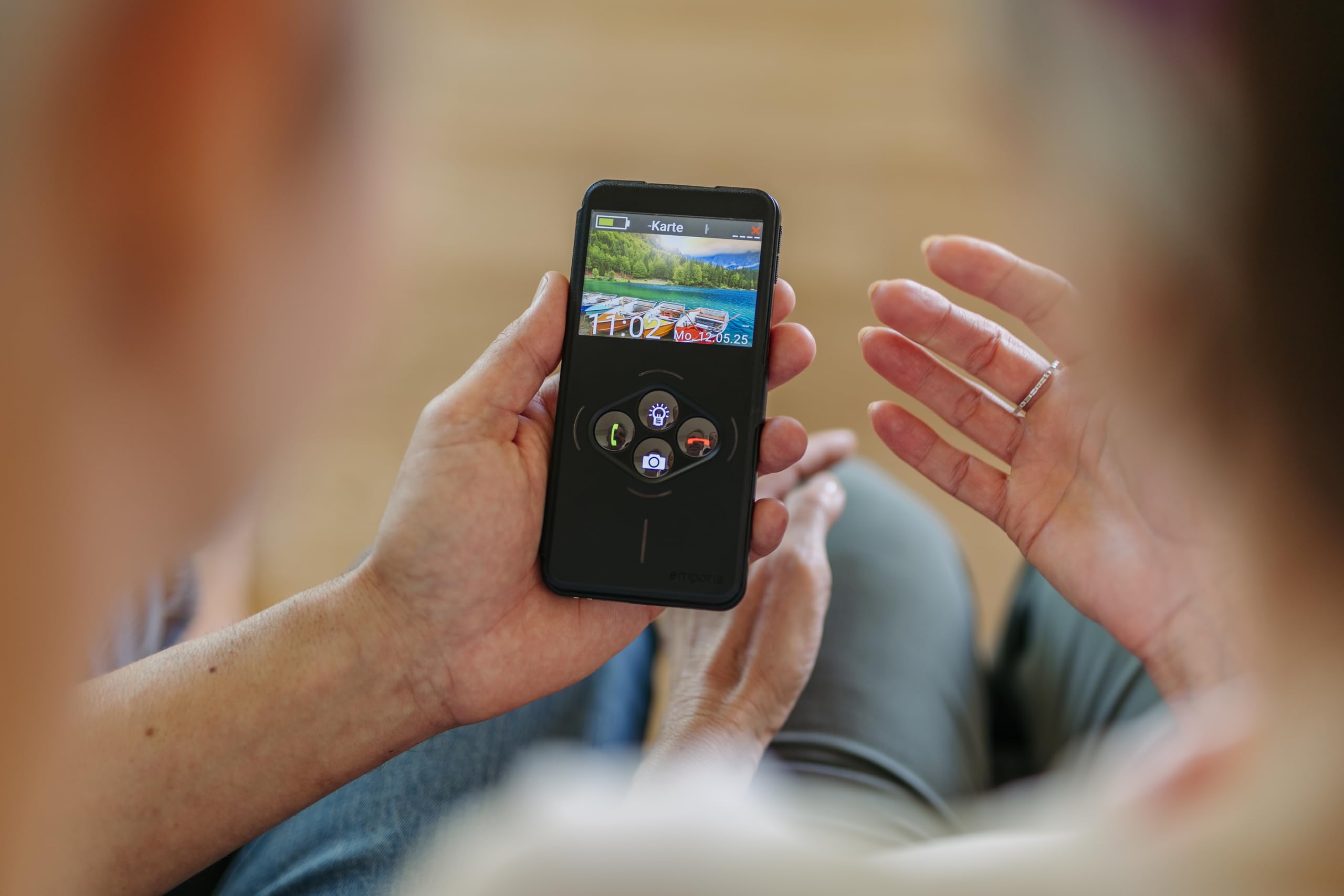 emporiaSMART.7mini Senioren-Smartphone ohne Vertrag, Android 15 Handy mit Notruftaste, 5,45" Touchdisplay, NFC, Fingerabdrucksensor, Hörgerätekompatibel, Kompakt & Leistungsstark, Schwarz