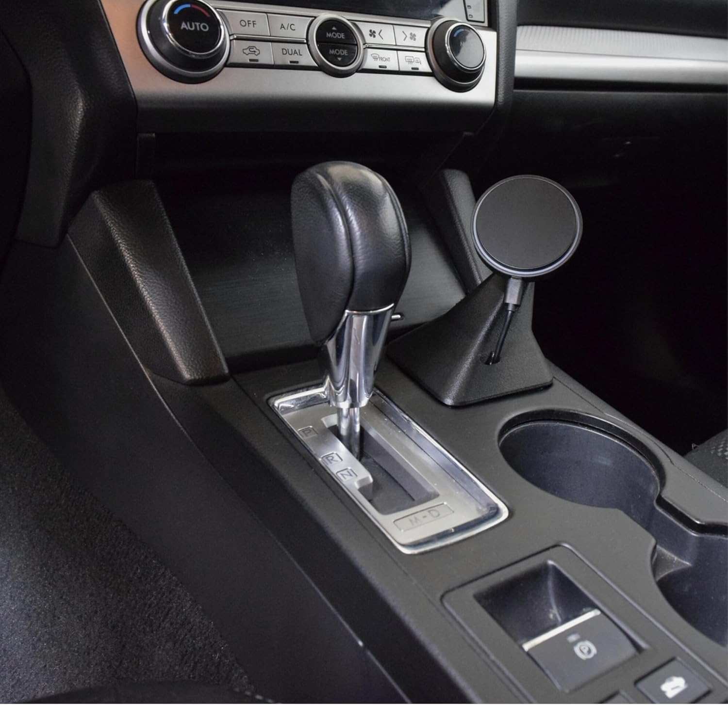 Generic Phone Holder for Subaru Outback 2015-2019 (MagSafe Compatible/Wireless Charging)