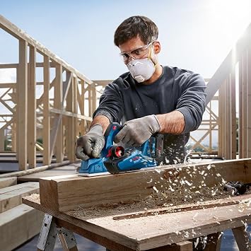 Bosch Professional 18V System Cordless Planer GHO 18V-26 (brushless Motor, incl. Dust Bag, Parallel Guide, 1x Wood Razor Blade, L-BOXX)