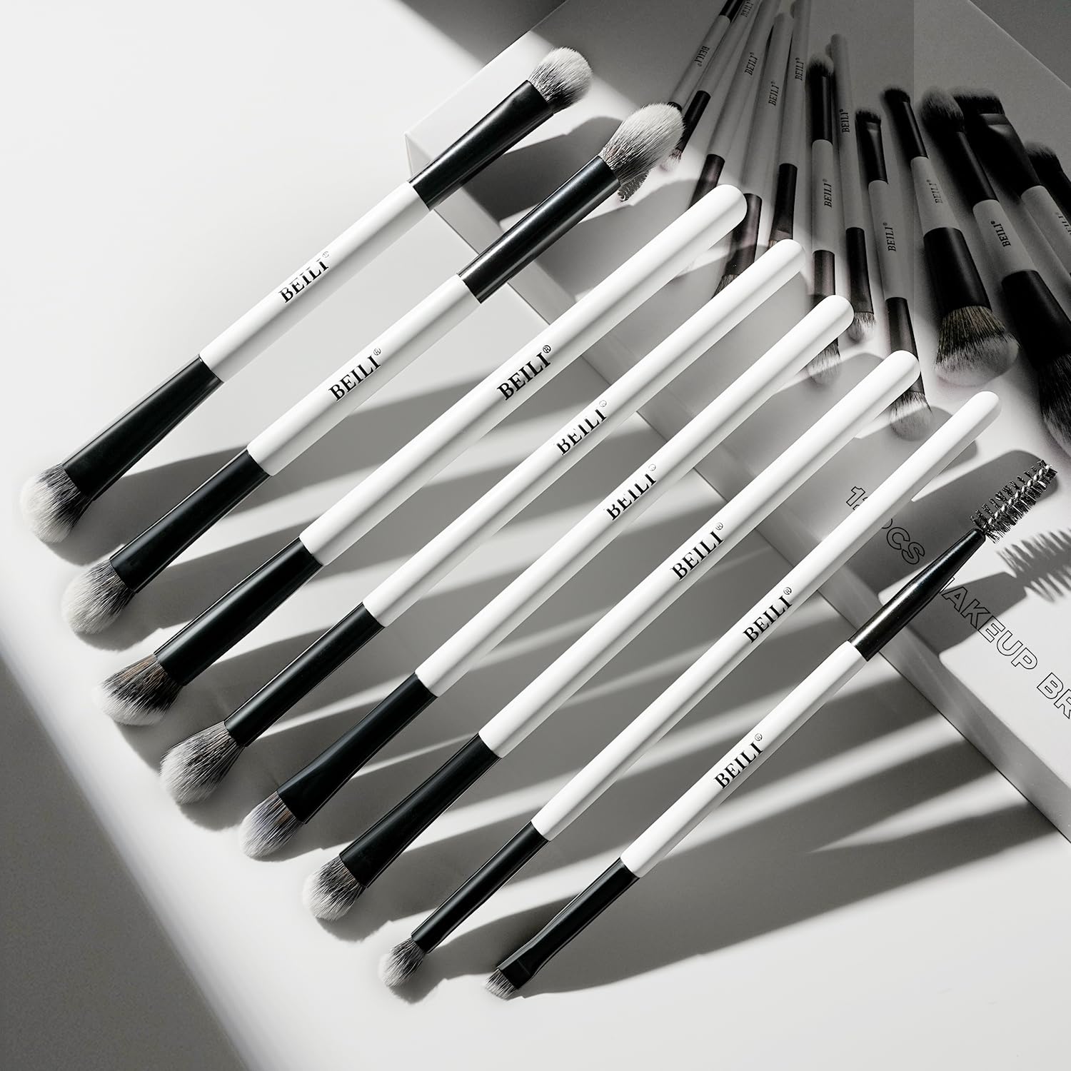 BEILI Lot de Pinceaux de Maquillage 12 Pièces, Ensemble de Pinceaux de Maquillage Professionnels, 18-en-12 avec Deux Extrémités pour Poudre, Fond de Teint, Correcteur, Sourcils, Fard à Paupières