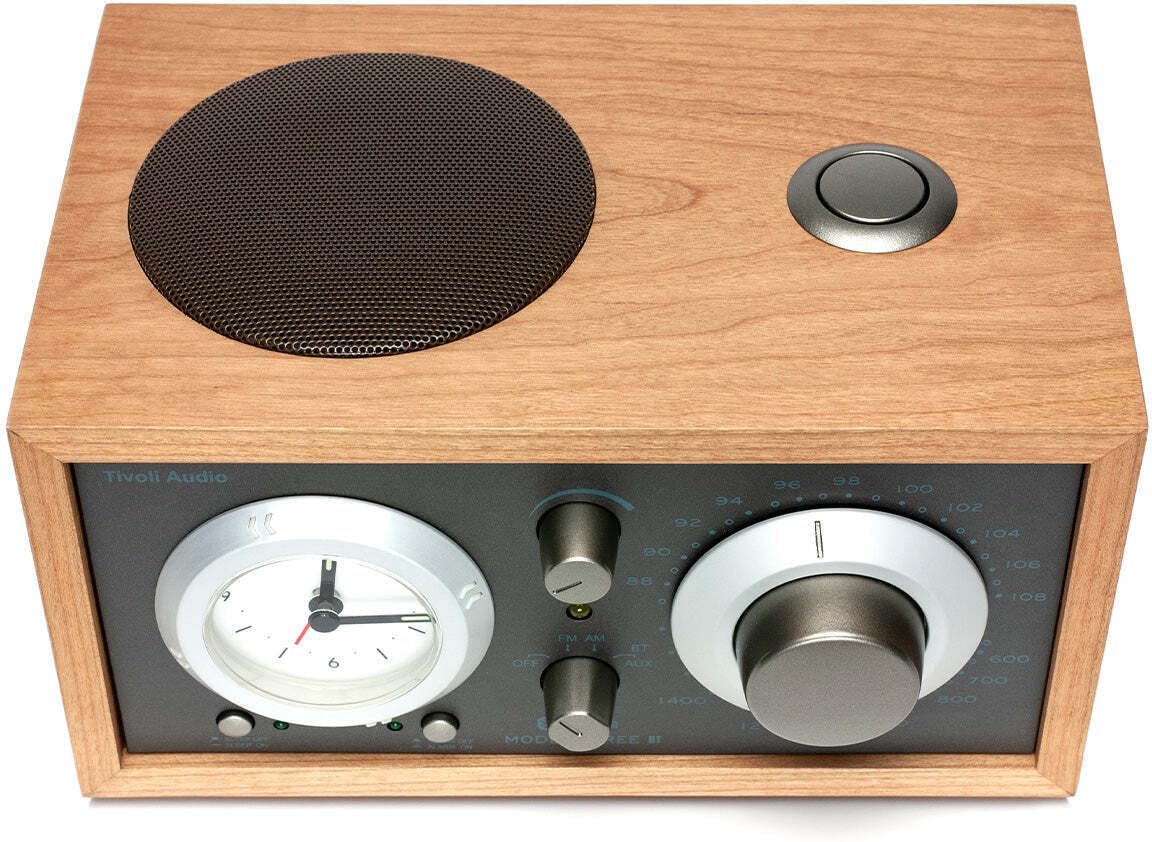 Tivoli Audio Model Three Bluetooth UKW-/MW-Radiowecker (Kirsche / Taupe)
