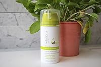 Vista 3 de GREAT CLIPS Solutions Glossing Multi-Task Cream, 3.4 oz Domar el encrespamiento y los vuelos Suaviza y suaviza el cabello