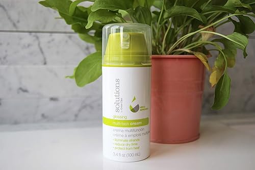 Miniatura 3 de GREAT CLIPS Solutions Glossing Multi-Task Cream, 3.4 oz Domar el encrespamiento y los vuelos Suaviza y suaviza el cabello