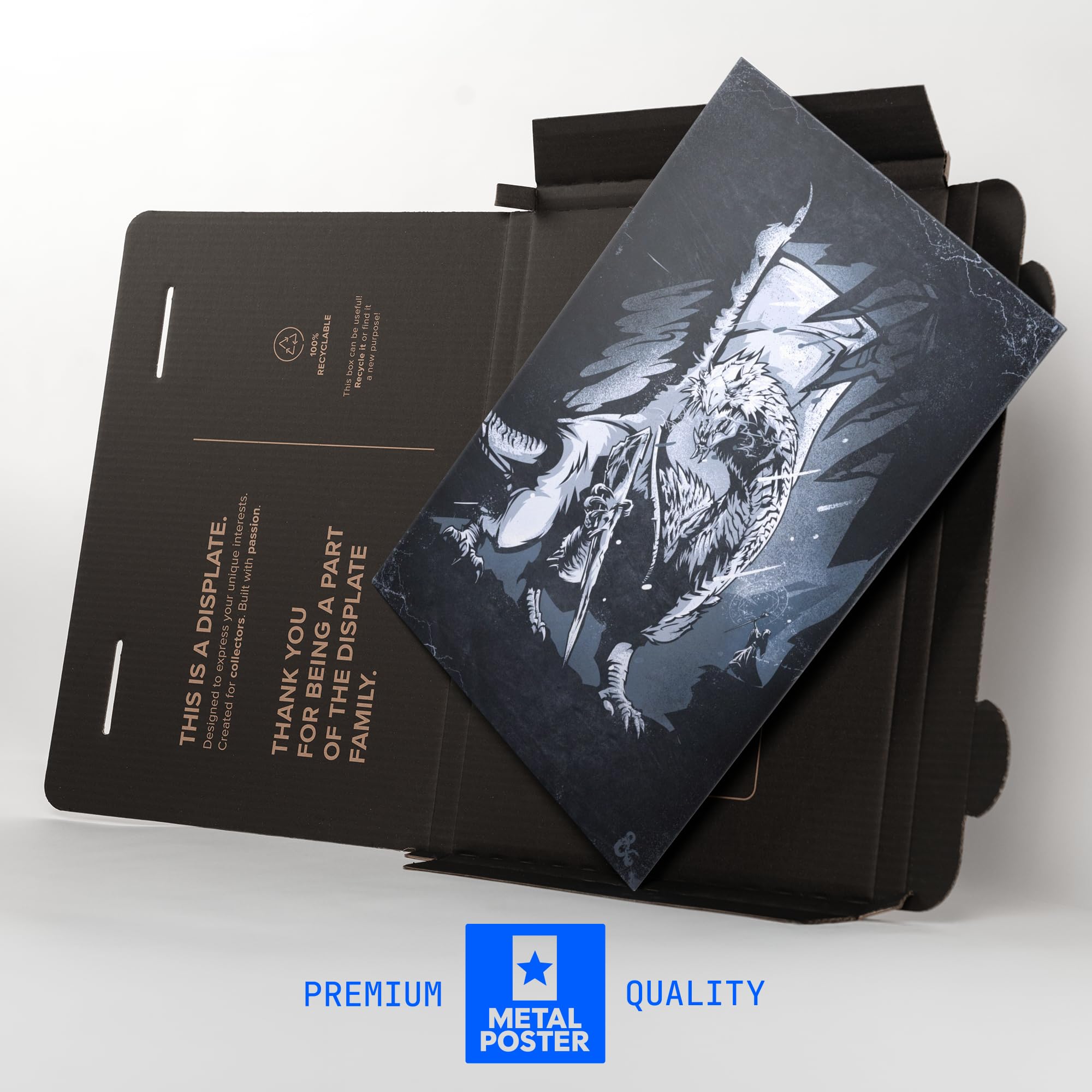 Displate Metall poster Dungeons And Dragons White Dragon Größe M | Bilder Wanddeko Wohnzimmer & Schlafzimmer Wandbilder, Geschenk. Wandkunst mit Magnet-Befestigung, ohne Bohren.