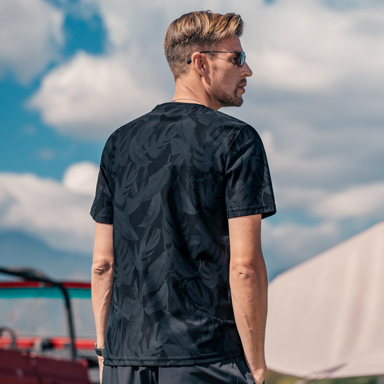 ZVX Men's Casual Light Short Sleeve T-Shirts Crew Neck Leaf Print Quick Drying Sport Shirt Black