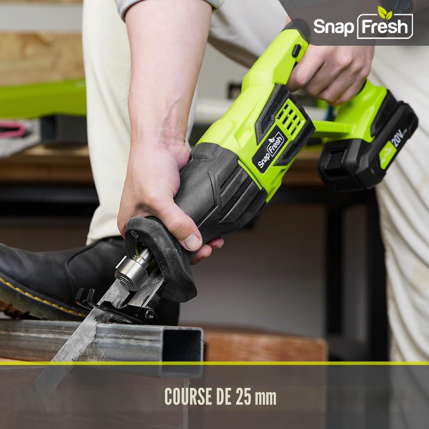 SnapFresh Scie Sabre Sans Fil 20V – Légère 1,55kg – 3000 SPM, Course 25 mm, Changement de Lame Sans Outil – Idéale pour la Rénovation, Démolition & Bricolage – Coupe Bois, Métal & PVC – Batterie 2,0Ah