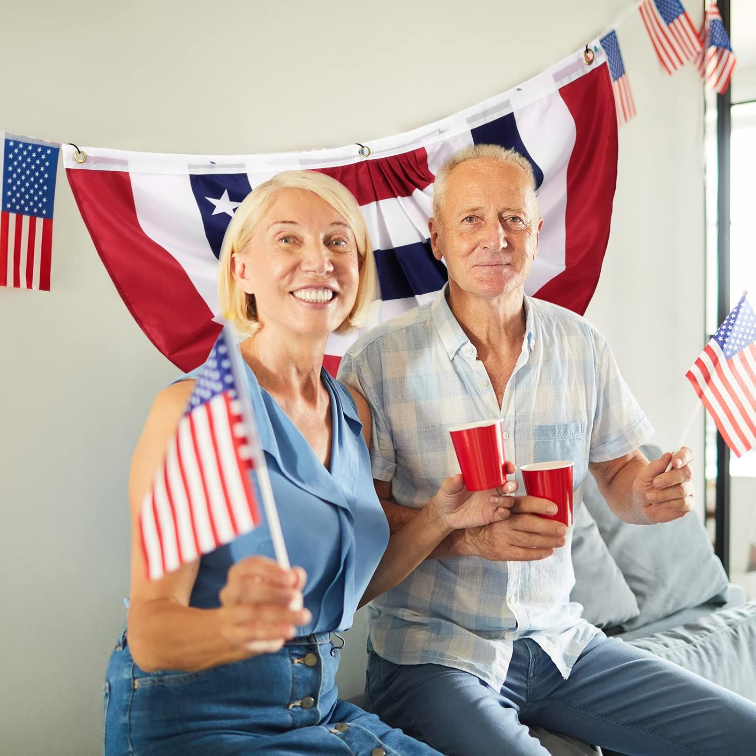 USAプリーツファンフラグ 18枚 3 x 6フィート アメリカ国旗 米国ポーチフラッグ ストライプ 星 7月4日 バンティングバナ