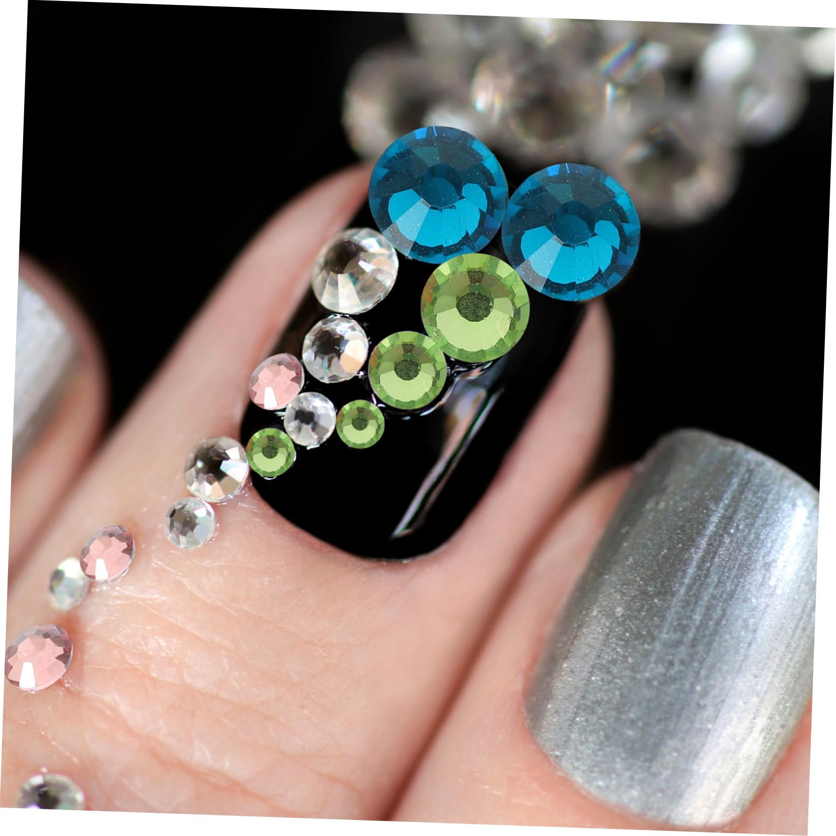 Healeved 4sets Strass Per Unghie Con Design Flatback Kit Di Decorazioni Per Nail Art e Progetti Fai Da Te Misti Comparti Accessori Per Manicure e Crafting