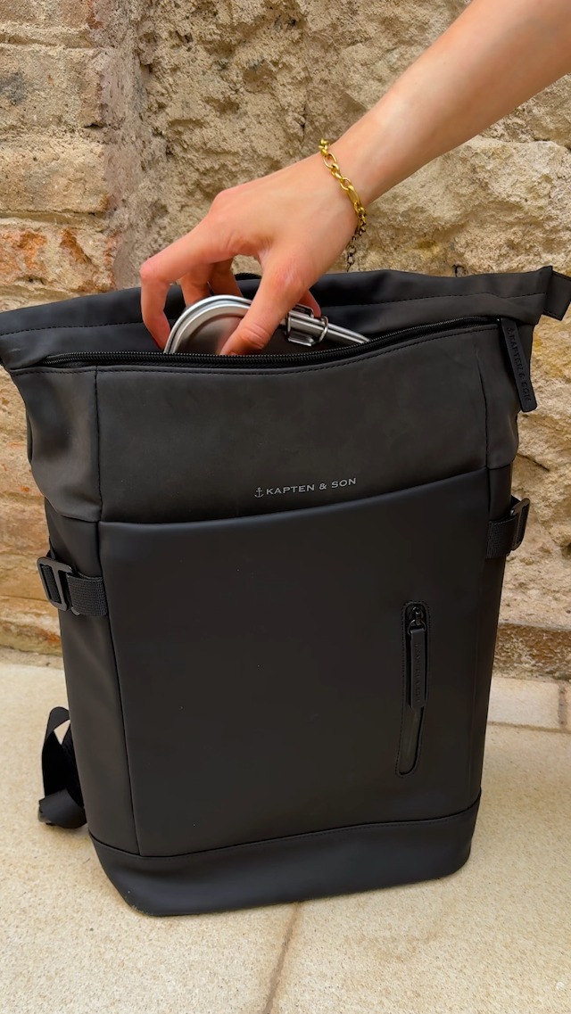 Kapten & Son Rucksack Aarhus All Black | Unisex | Trendiger, praktischer  14L Rucksack | Lssiger Allrounder fr Alltag, City und Reisen | Vegan &  Wasserabweisend | 16" Laptopfach : Amazon.de: Fashion