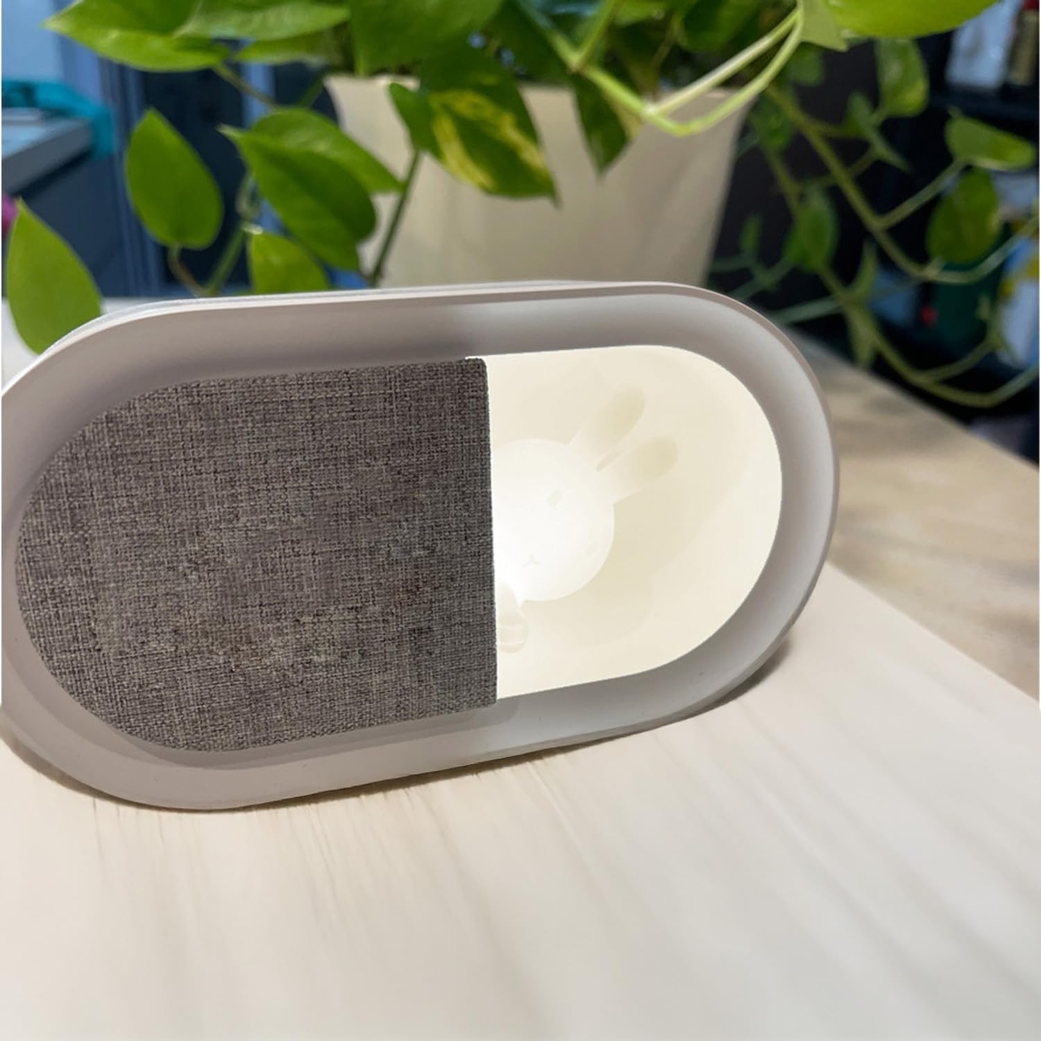 Forever Light Kinderwecker mit Nachtlicht FNL‑05 Ingrid | Digitaler Wecker mit 1200 mAh Akku & USB‑C | Geräuschlos | LED Häschen-Lampe | Für Kinderzimmer, Babyzimmer & Reisen – Weiß