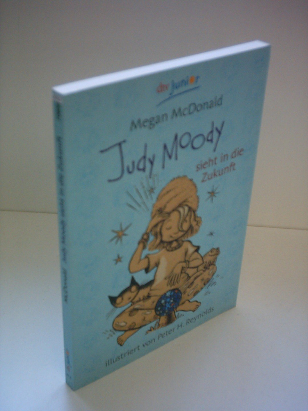 Amazon.com: Judy Moody sieht in die Zukunft.: 9783423708562: Megan ...