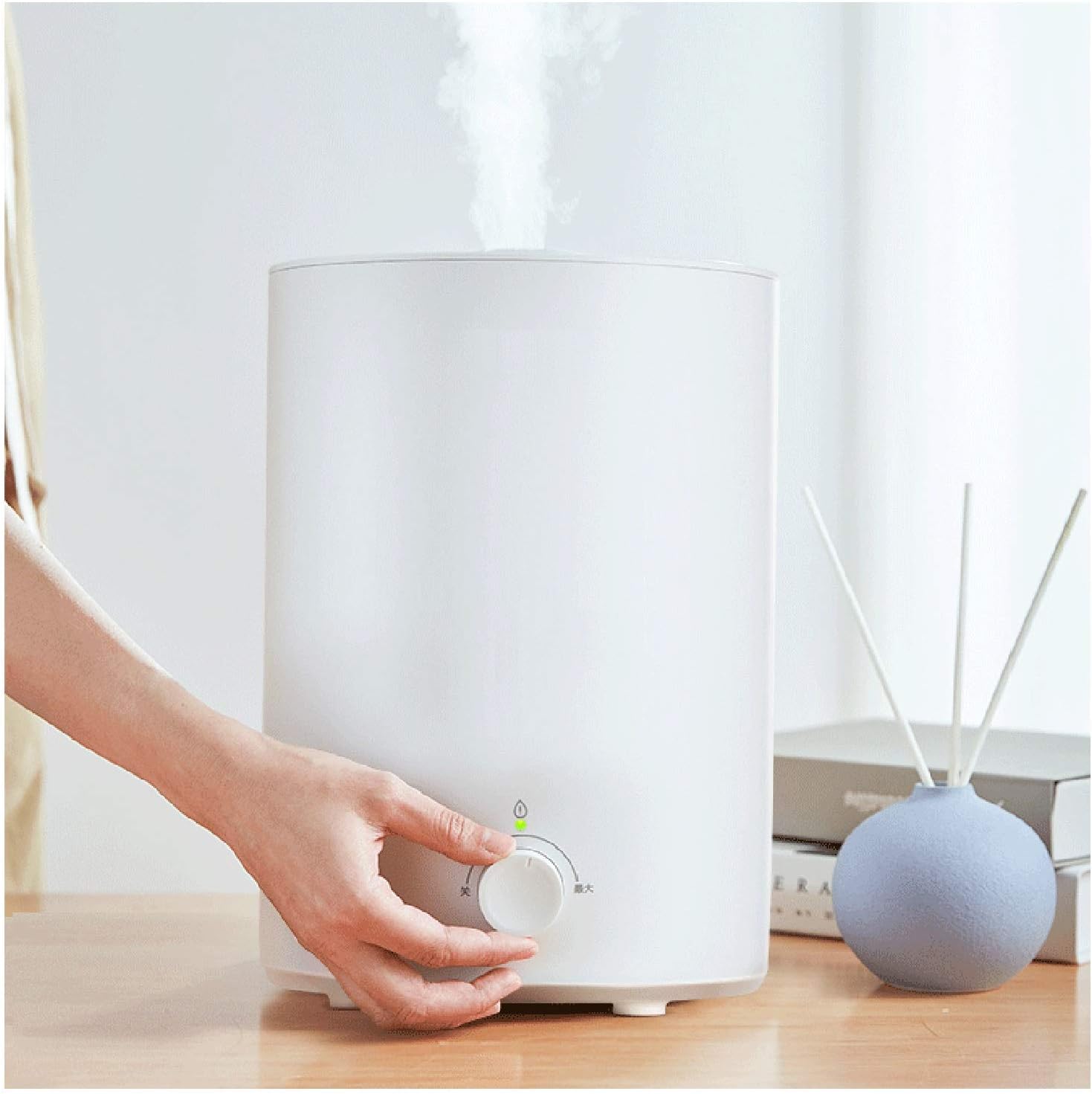 2.5L Household Humidifier Quiet Small Humidifier Large Spray Capacity Clean The Air for Pregnant Women and Babies