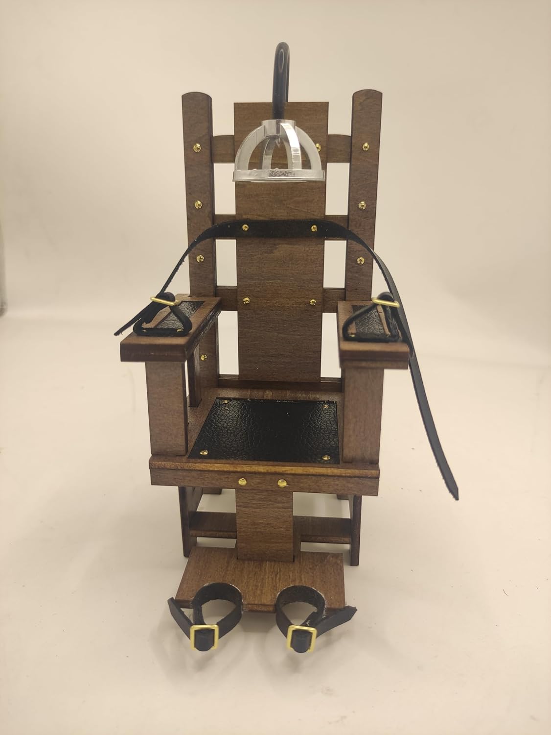 1/12 Dollhouse Miniature Electric Chair Dungeon Prison Scene Halloween Decorations