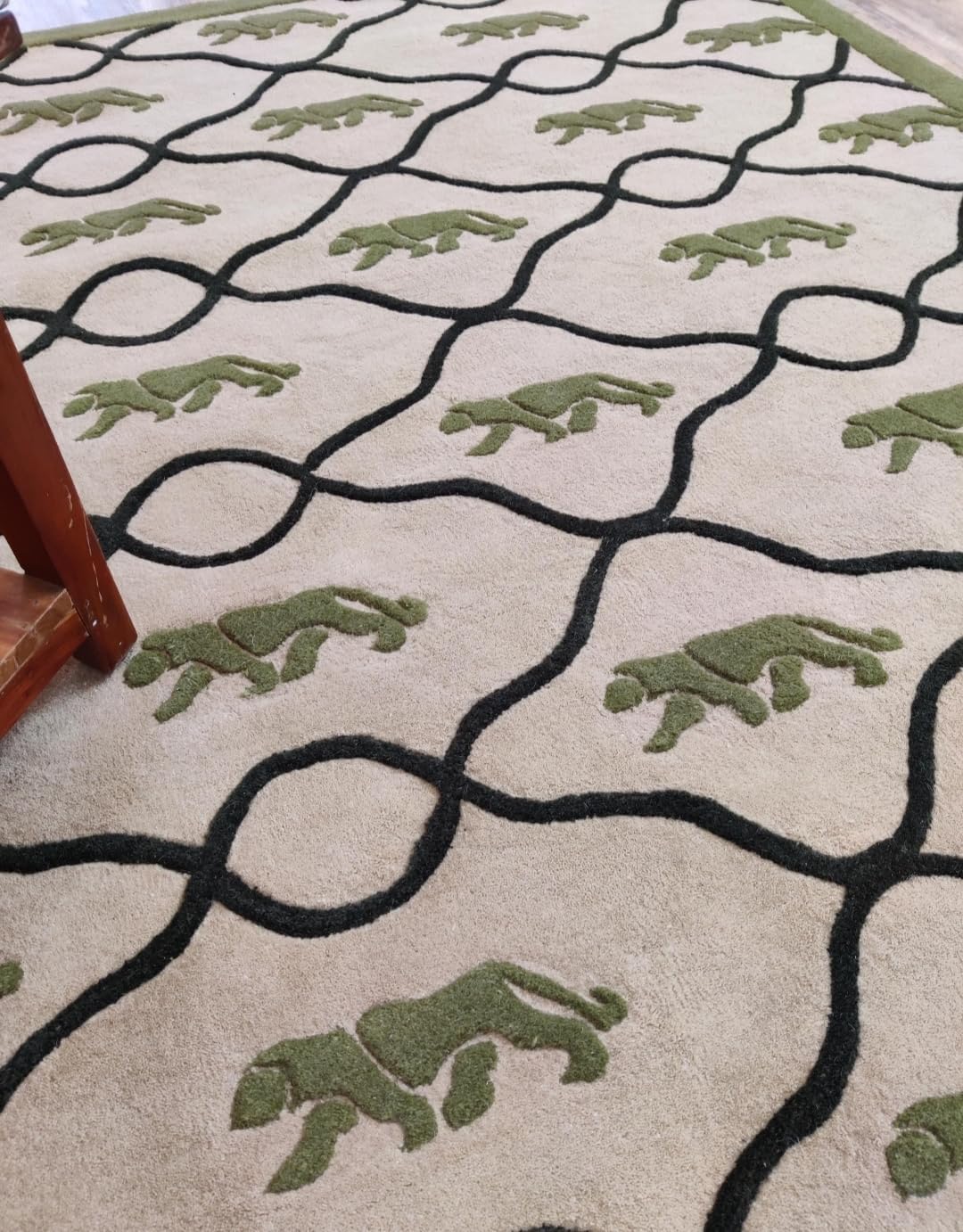 Area Rug with Panther Pattern, Beige and Green, Black Geometric Trellis Design, Hand-Tufted Wool (Beige, Size 12/18 feet)