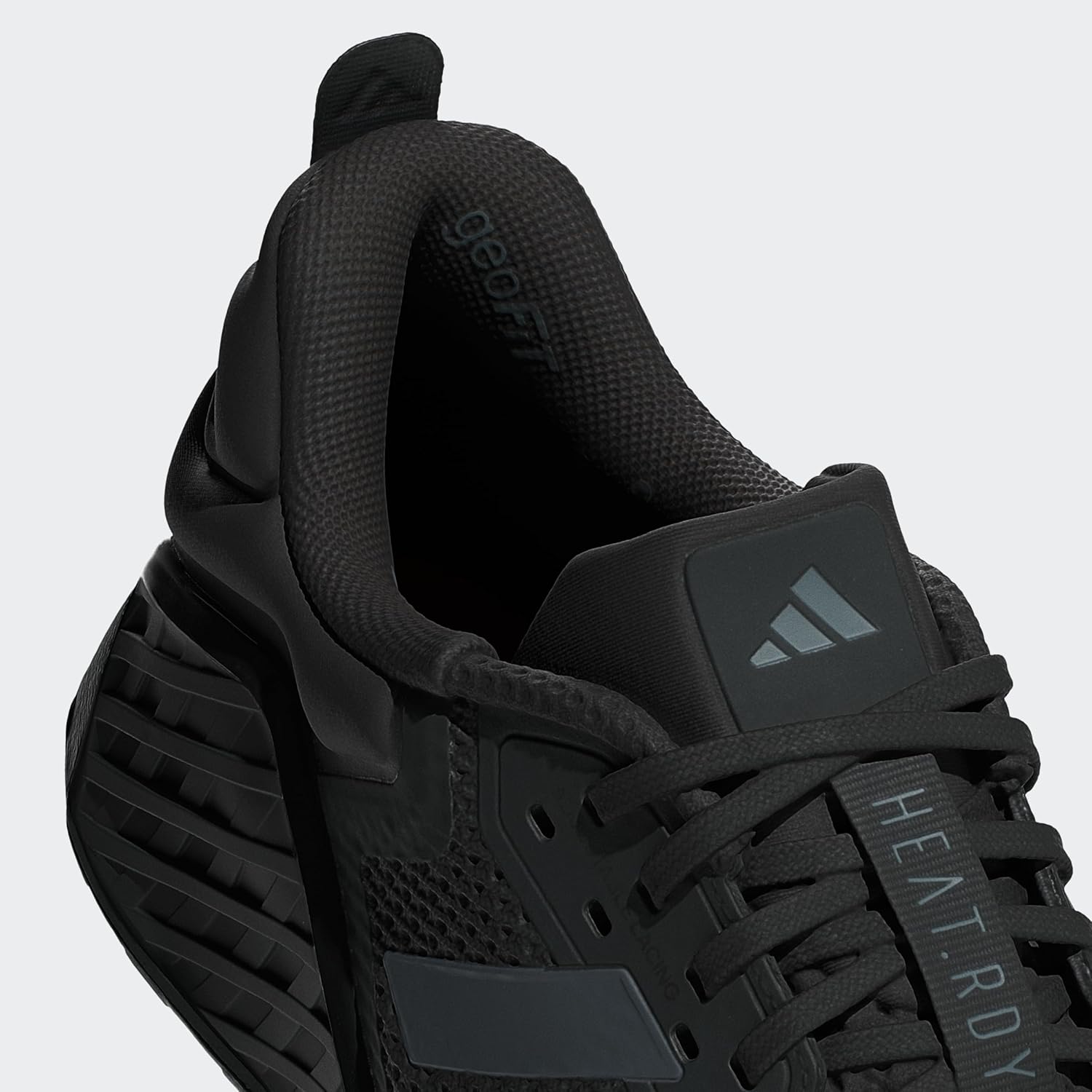ADICROSS 3点セット Y-3 Issue a Two-Pack of Torsion-Loaded Lifestyle Silhouettes