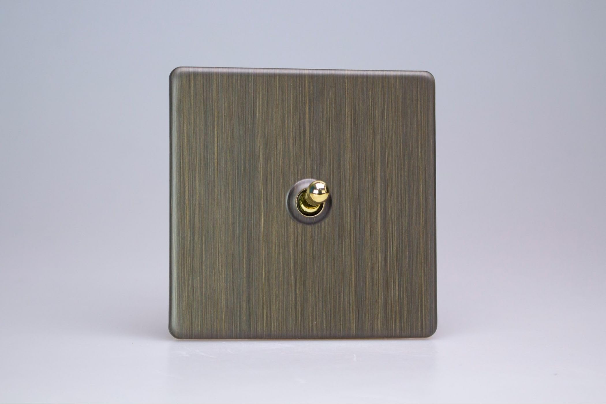 Varilight XDYT1S.AB Toggle Switch, 10A, 2-Way, Urban Screwless Antique Brass