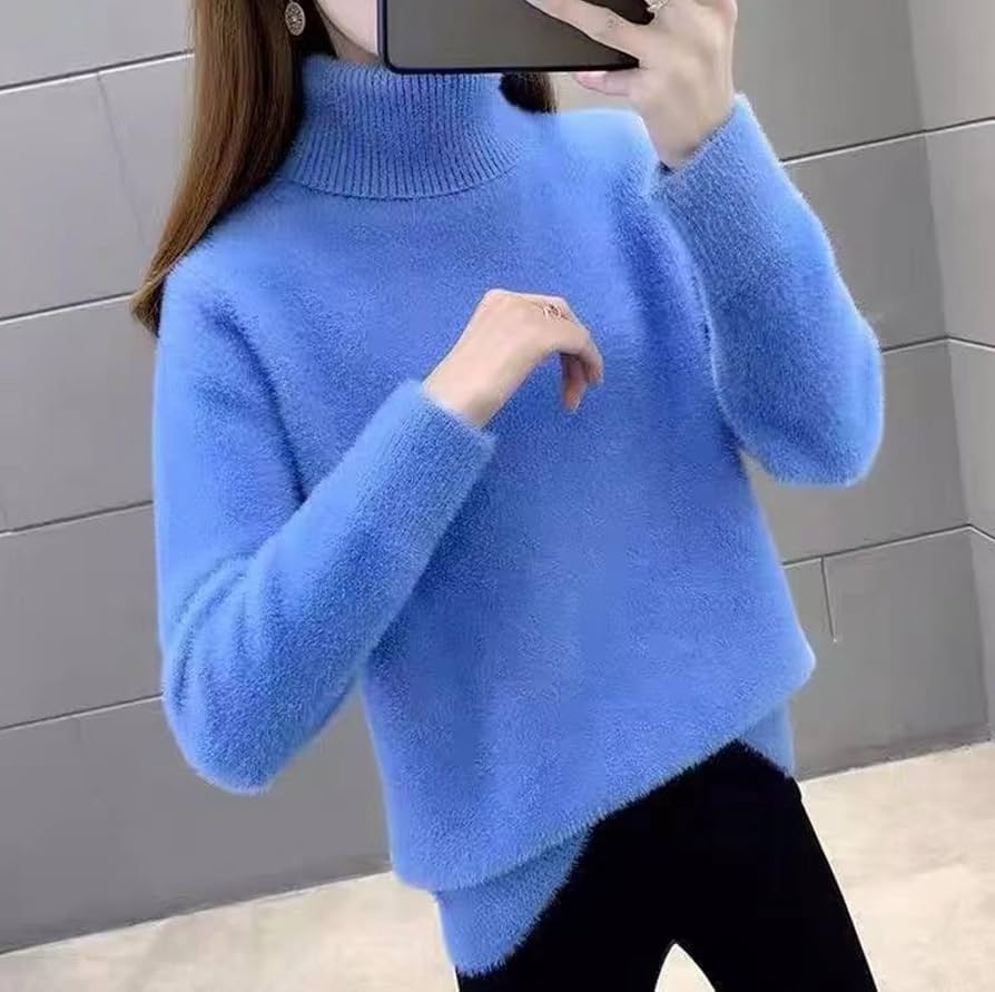 青色ハイネックニットセーター