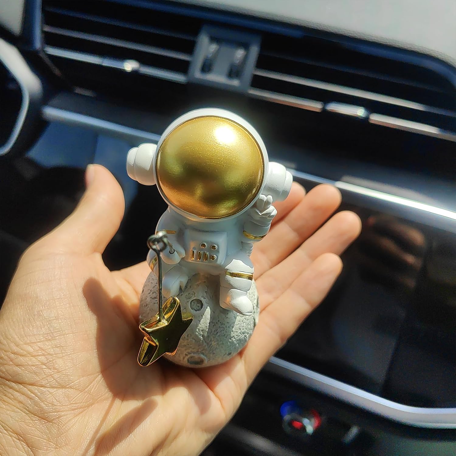 Cute Fishing Car Ornaments for Dashboard, Swinging Fish Car Dashboard Decor, Fun Car Decoration for Dash Car Accessories for Anglers, Home Garden Decor