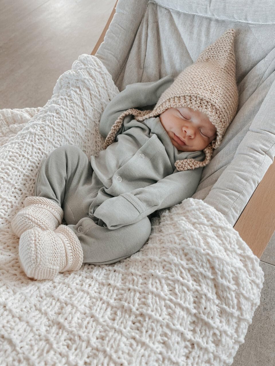 L'ovedbaby Unisex Baby Organic Cotton Snap Footie, GOTS Certified, Long Sleeve Sleep Play Footed Pajamas, Mitten Cuffs Grips