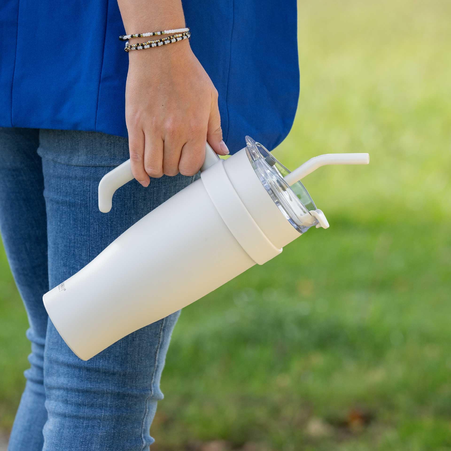 Fackelmann Bicchiere isolante XXL beige 1200 ml – per bevande fredde, in acciaio inox di alta qualità con isolamento a doppia parete e prolunga flessibile della cannuccia