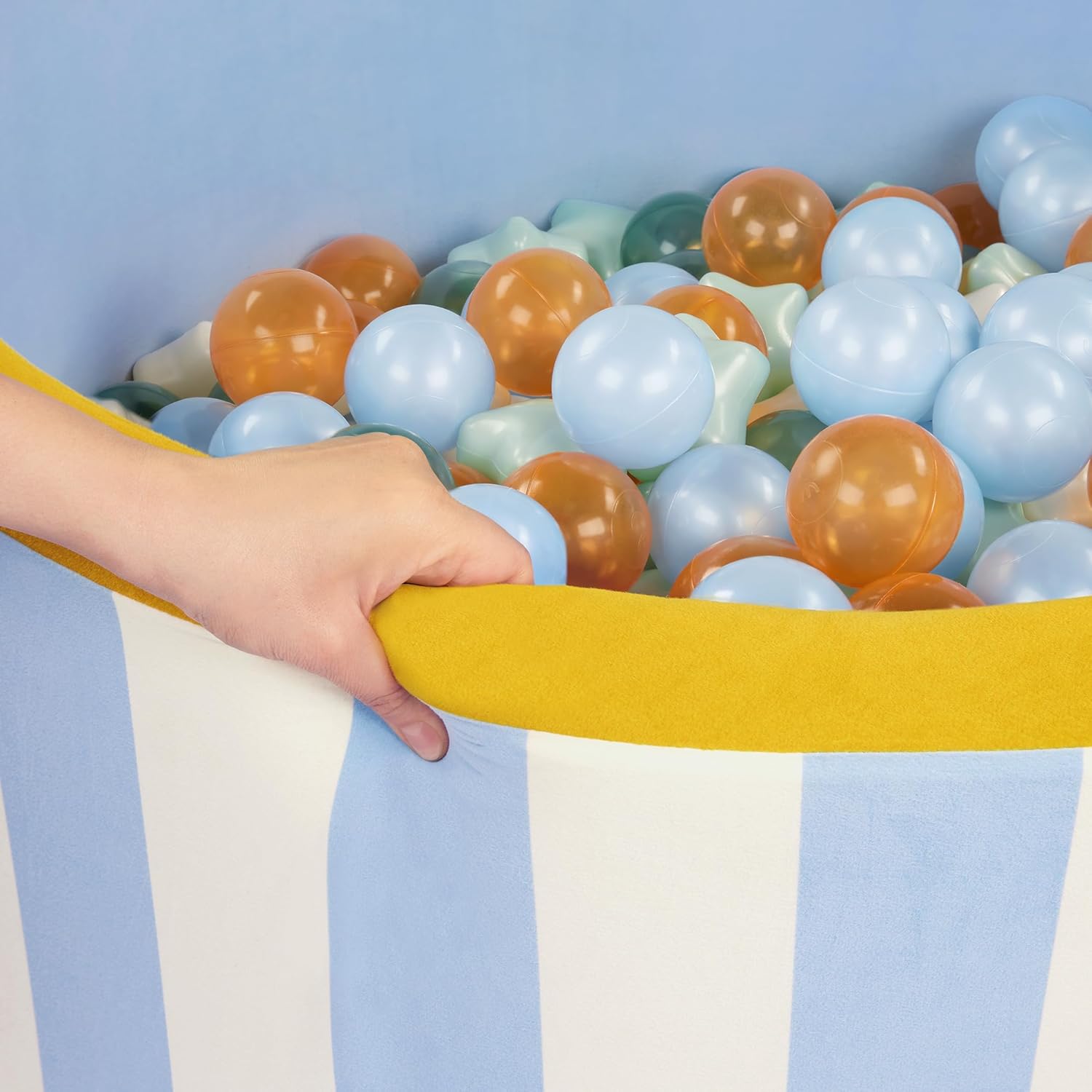 B. toys - WonderFill Ball Pit - Sensory Foam Ball Pit - 200 Balls Included - Indoor Active Play Toy - Easy to Clean Machine-Washable Cover - for Toddlers, Kids 12 Months +