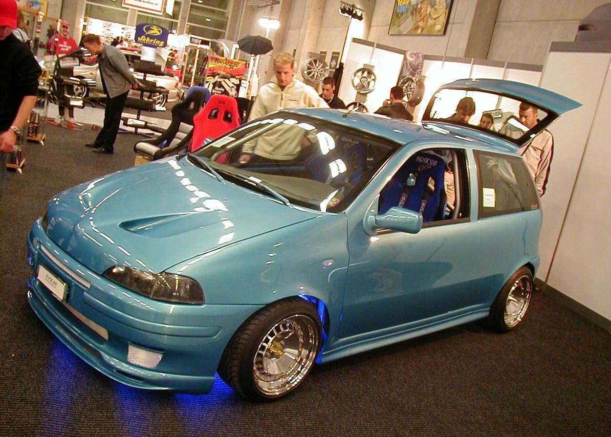 Minigonne Laterali Sottoporta per Fiat Punto I GT Sporting dal 1993 al 1999, Vetroresina, Blu, Prima della Verniciatura