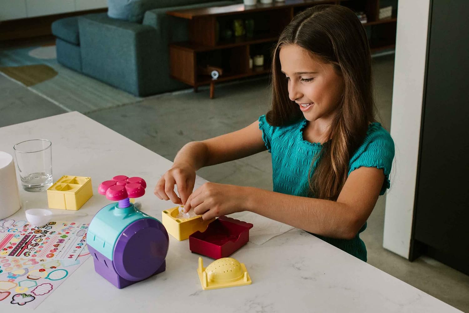 Mache Magic TOMY Mache Magic Craft Kit for Creative Play, Arts & Crafts DIY Kit for Ages 6+