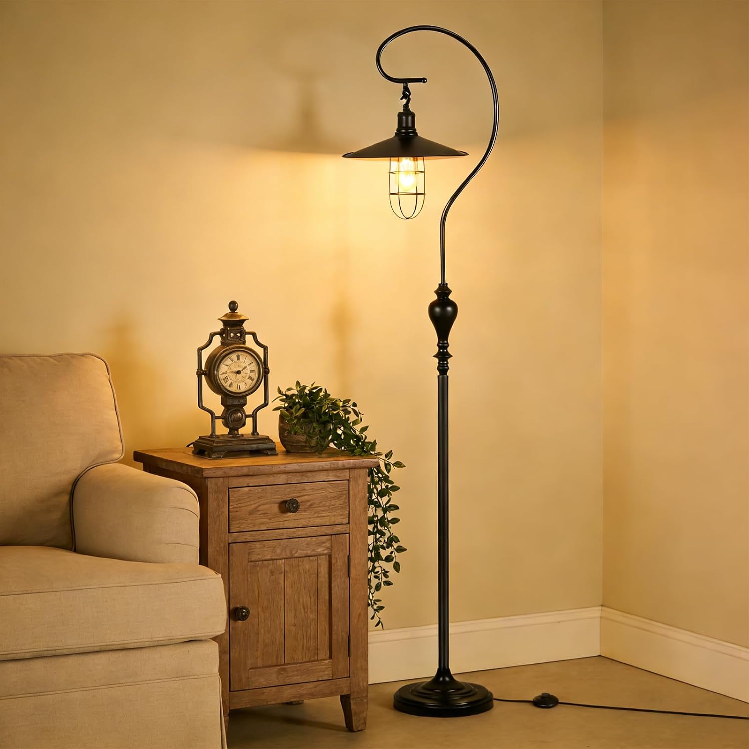 Rustic Farmhouse Floor Lamp for Living Room, Retro Floor Lamp with Foot Switch, Next to Couch Arched Standing Lamp with Lampshade, Vintage Metal Corner Lamp for Bedroom Bar Cafe